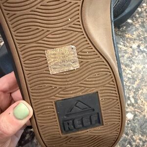 Reef Tan and Black Wave Sandals